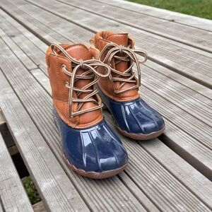 Adrienne Vittadini Bambini Unisex Brown and Navy Flannel Lined Winter Duck Boots